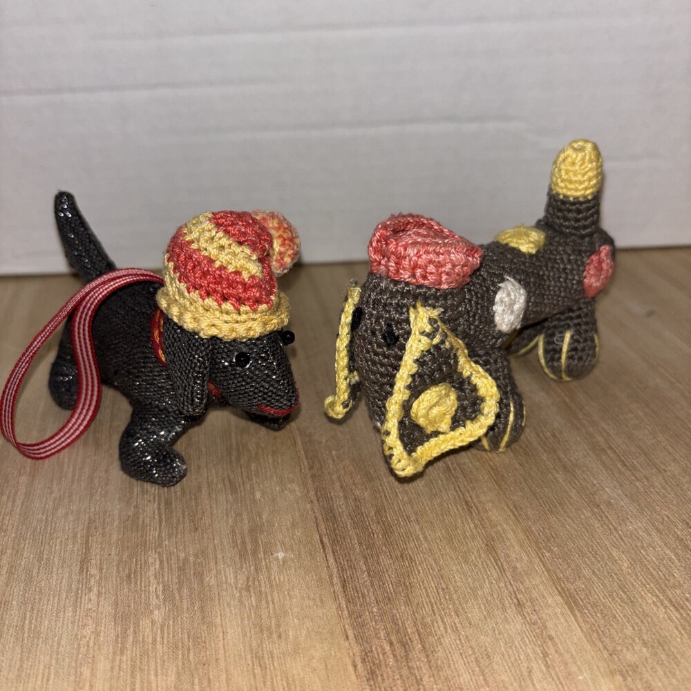 2 Crate And barrel Dachsund   Dog Ornaments Crochet Weiner Dog